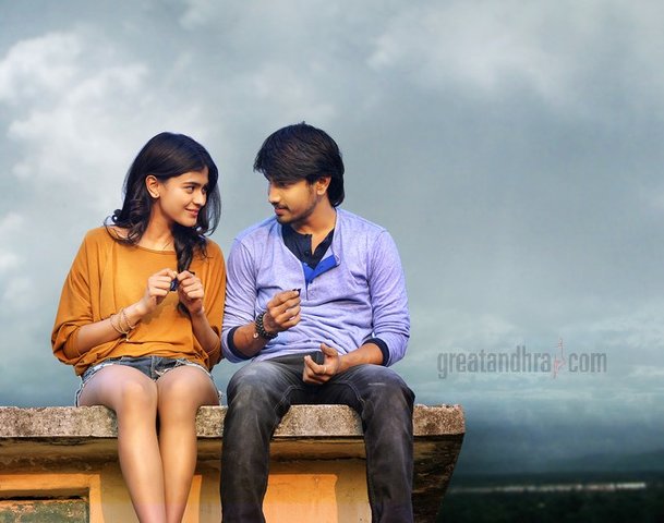 kumari 21 F Movie Working Stills | Posters | Wallpapers