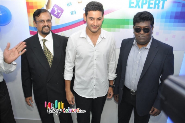 Mahesh Babu at Universal Launch