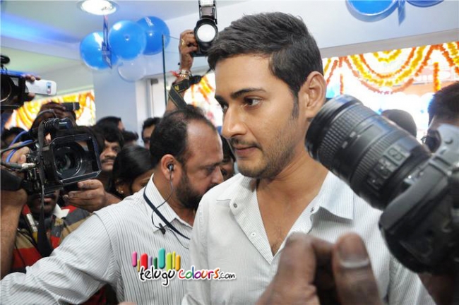 Mahesh Babu at Universal Launch