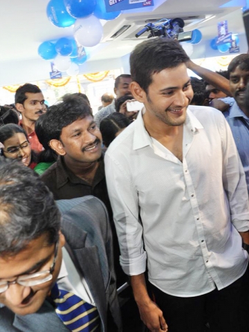 Mahesh Babu at Universal Launch