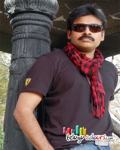 Telugu Film star Pawan kalyan puli latest working stills