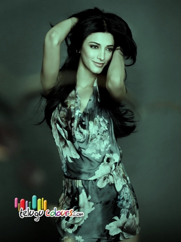 Shruthi Hassan Spicy Pics