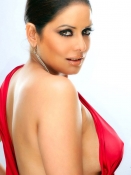 Poonam Jhawar cleavage pics