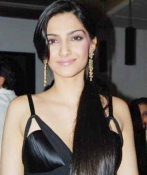 Sonam Kapoor Backless pics